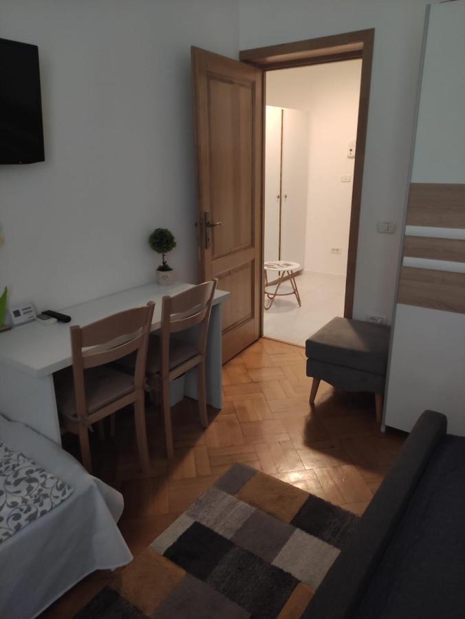 Nice Studio In Old Town Bucarest Exterior foto